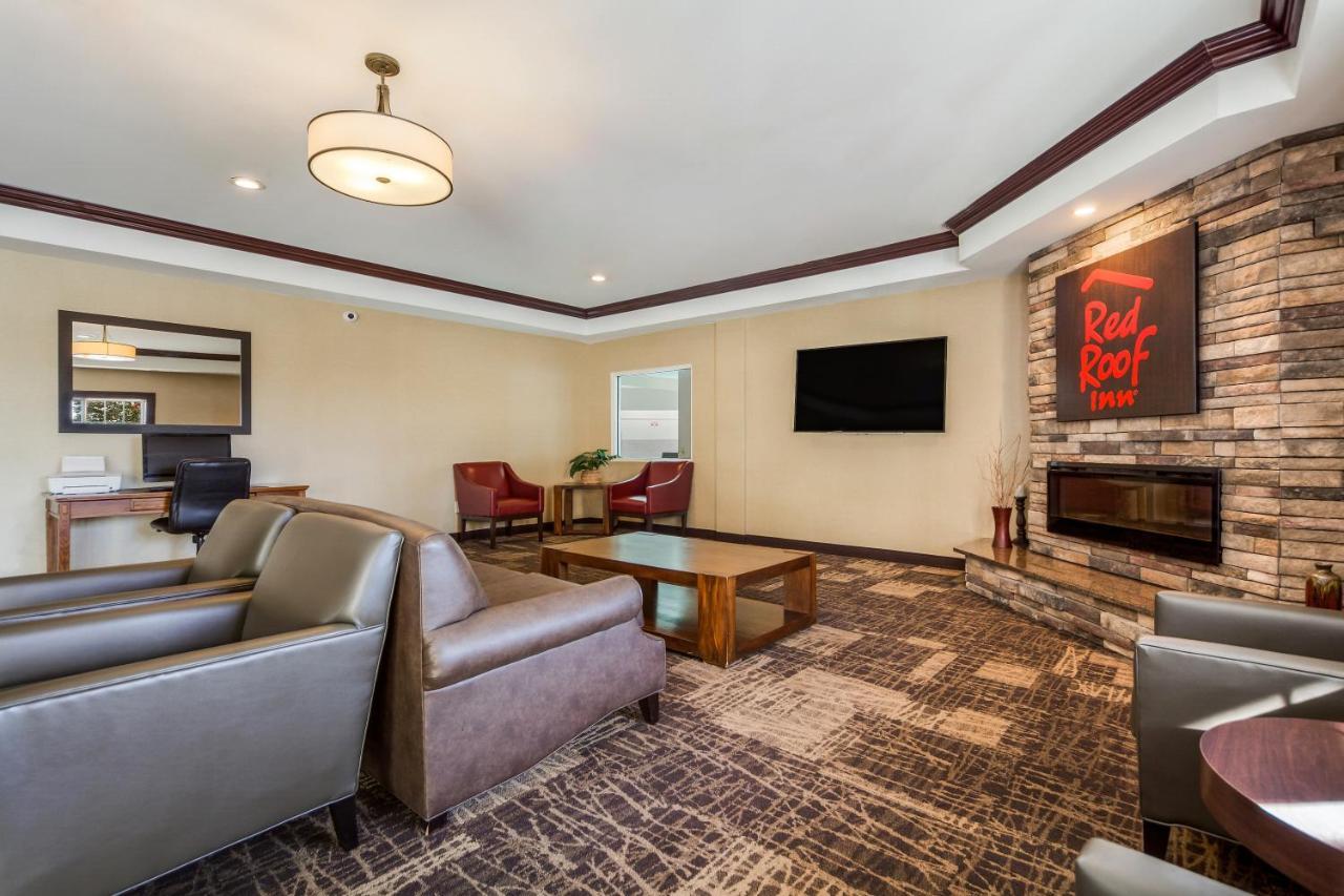 Red Roof & Omaha - Motel Council Bluffs