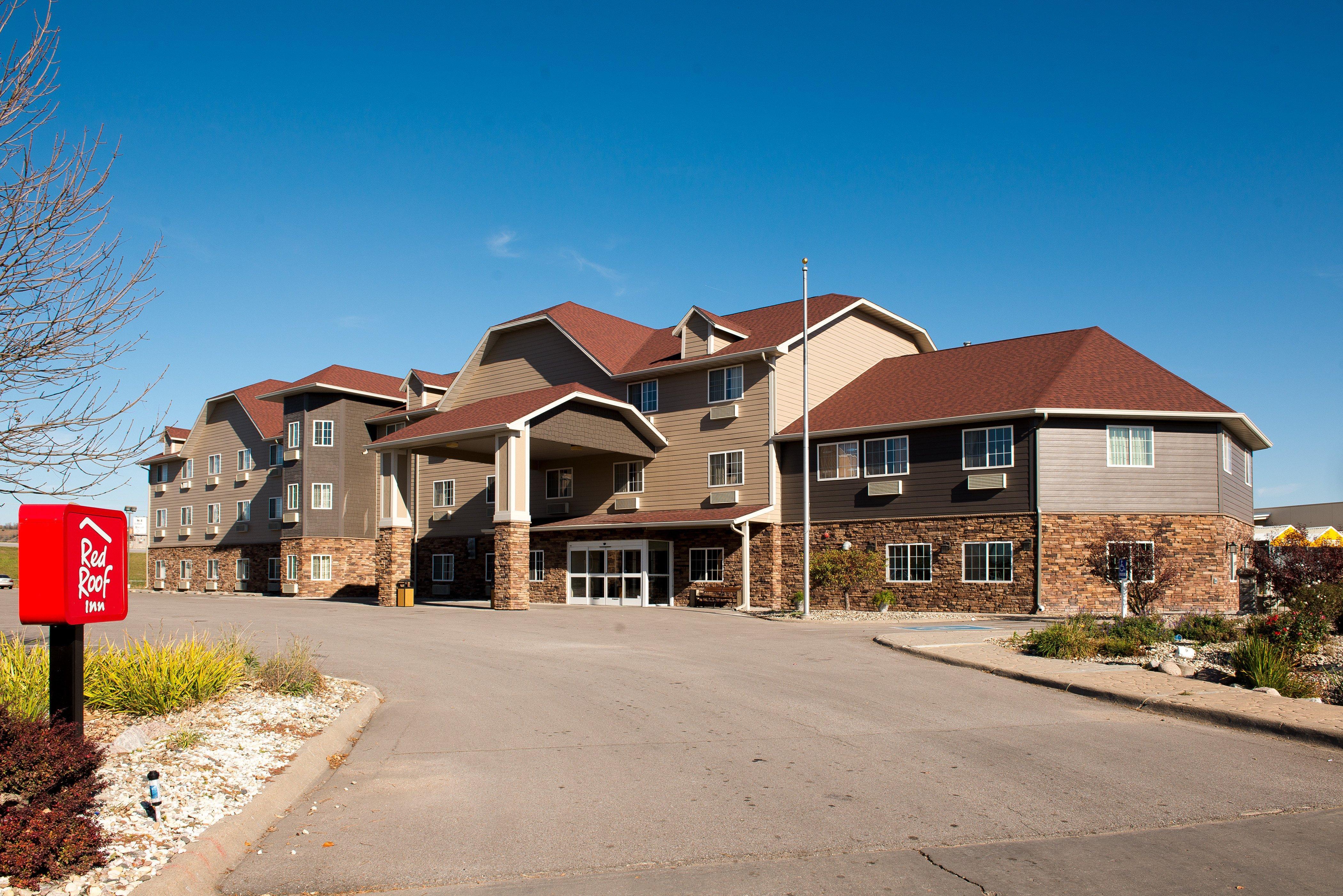 Red Roof & Omaha - Council Bluffs