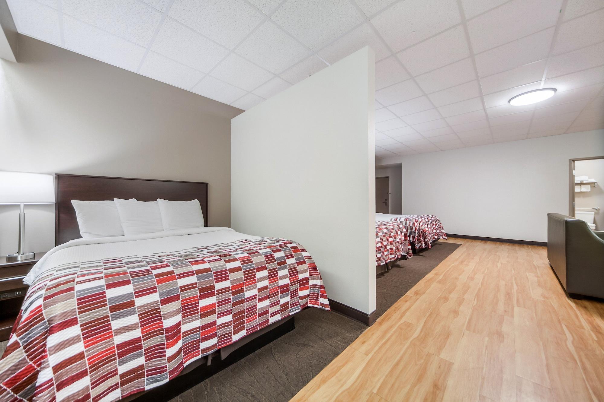 Red Roof & Omaha -